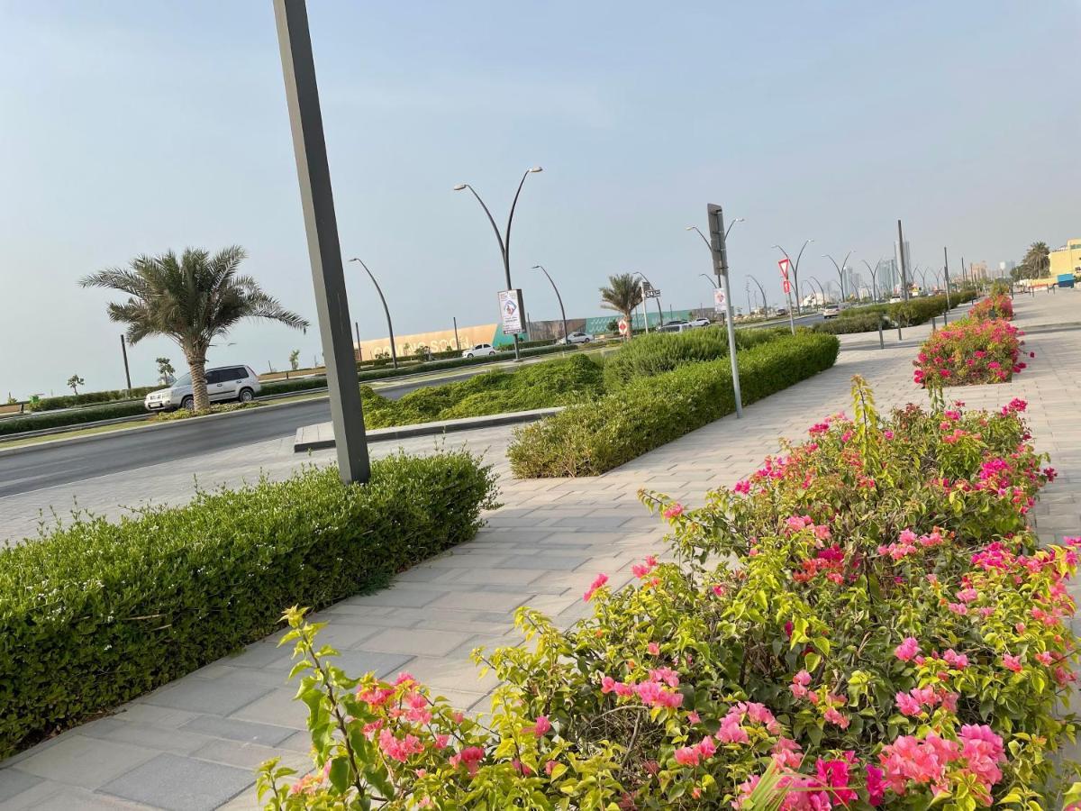 Al Corniche Hotel シャルジャ エクステリア 写真