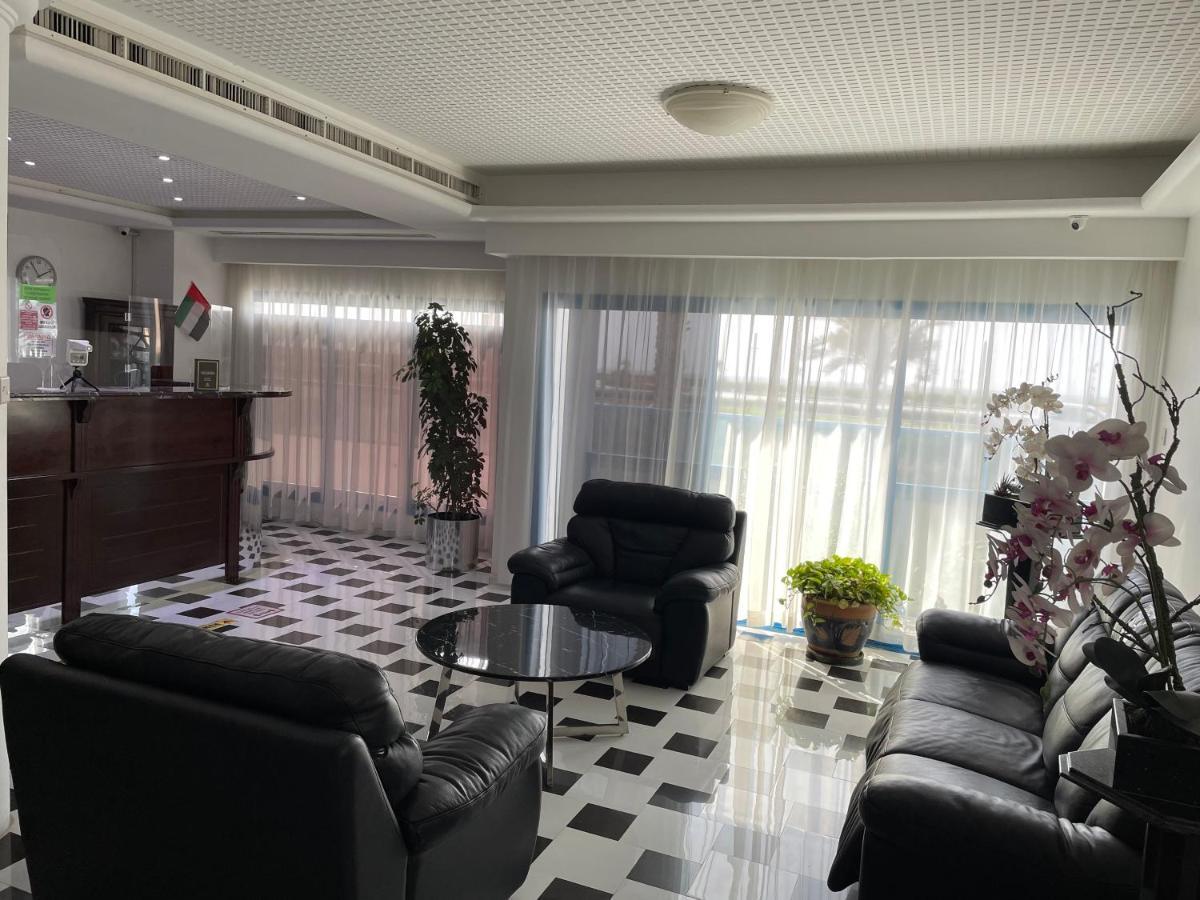 Al Corniche Hotel シャルジャ エクステリア 写真