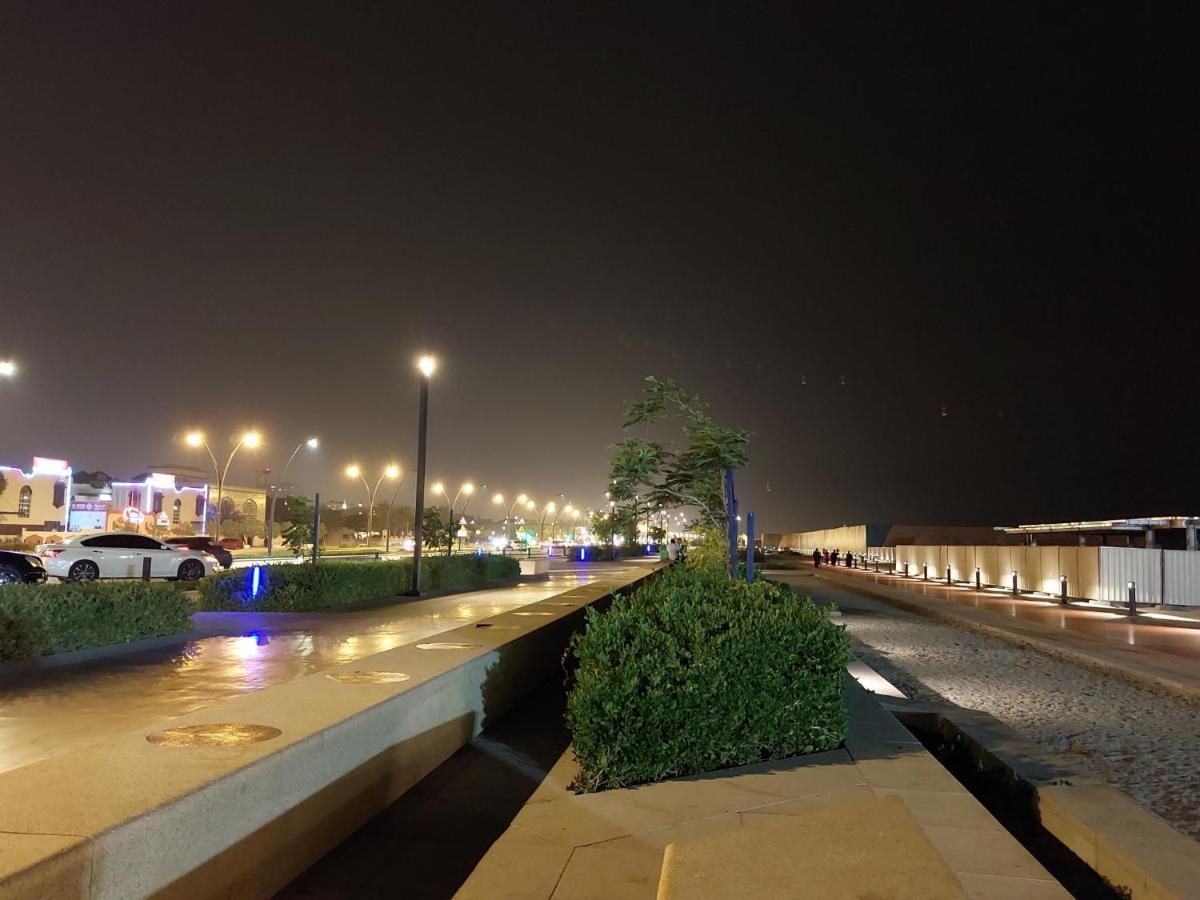 Al Corniche Hotel シャルジャ エクステリア 写真
