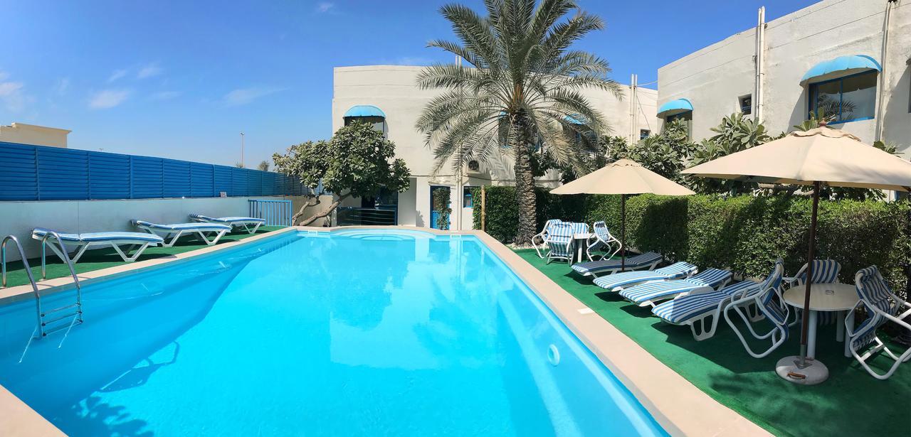 Al Corniche Hotel シャルジャ エクステリア 写真