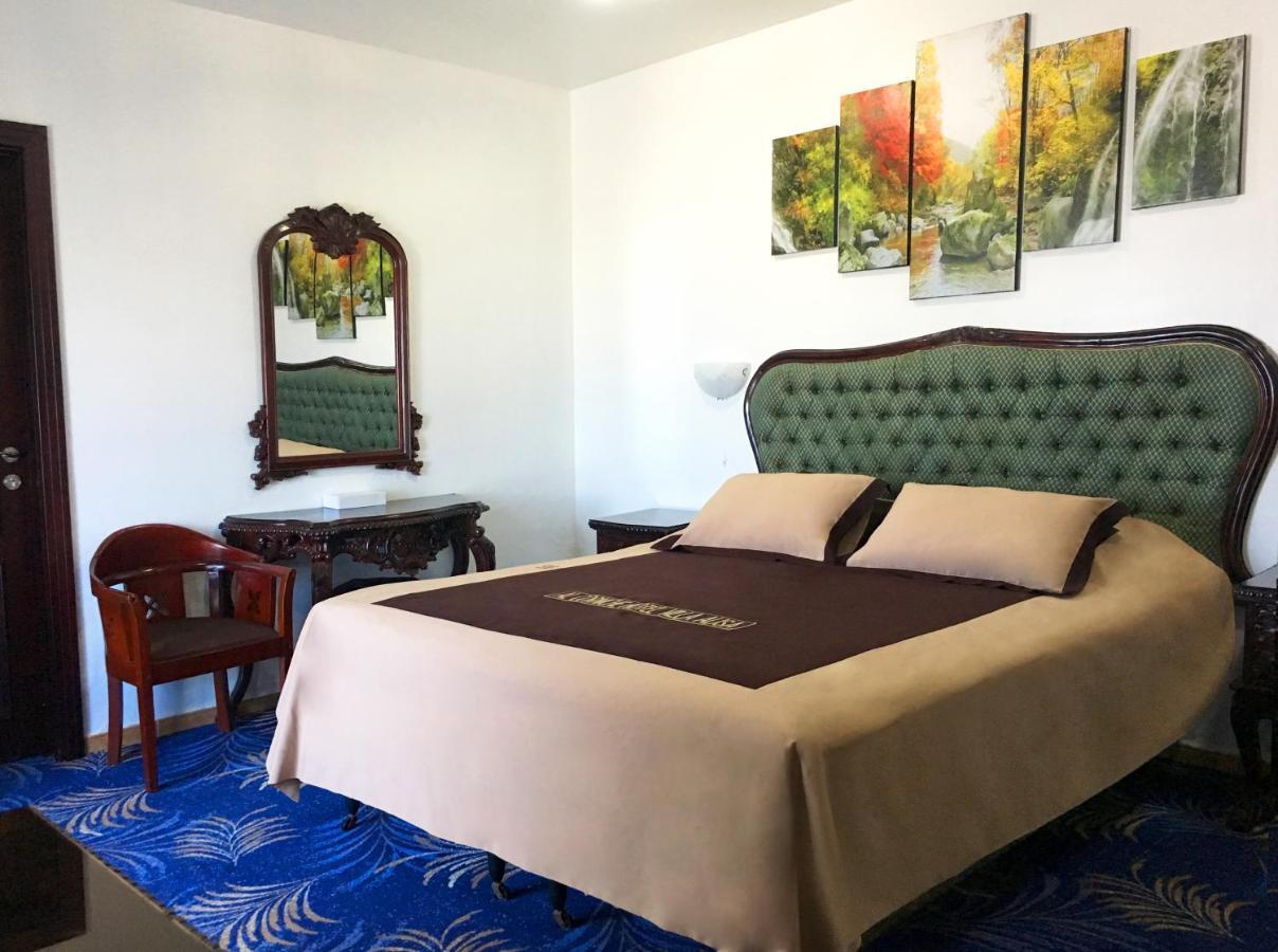 Al Corniche Hotel シャルジャ エクステリア 写真