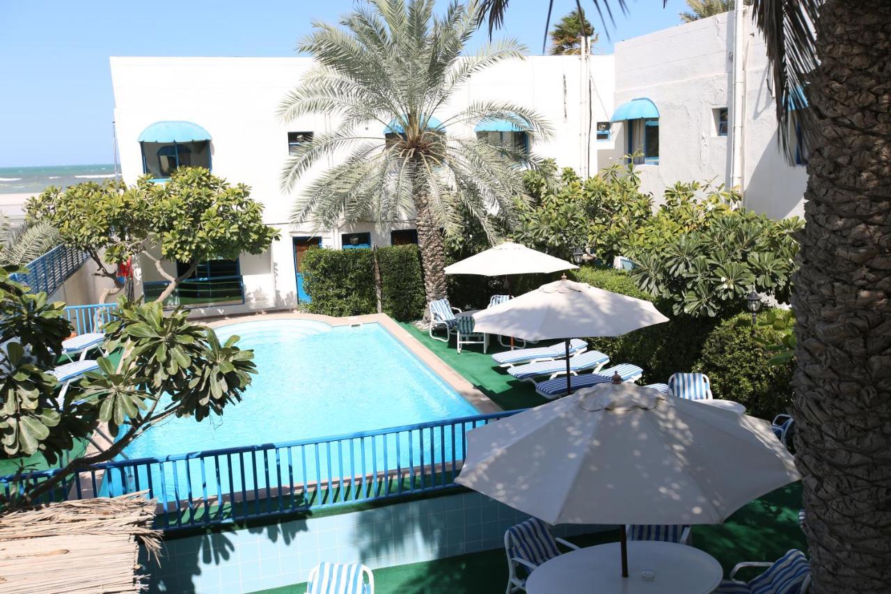 Al Corniche Hotel シャルジャ エクステリア 写真
